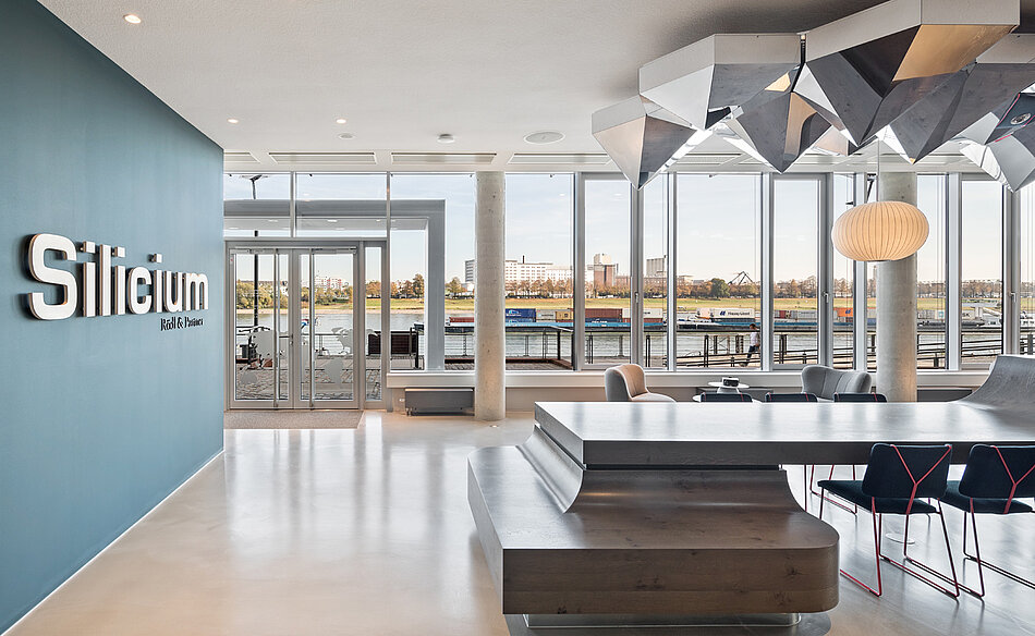 Rödl & Partner Worklounge „Silicium“